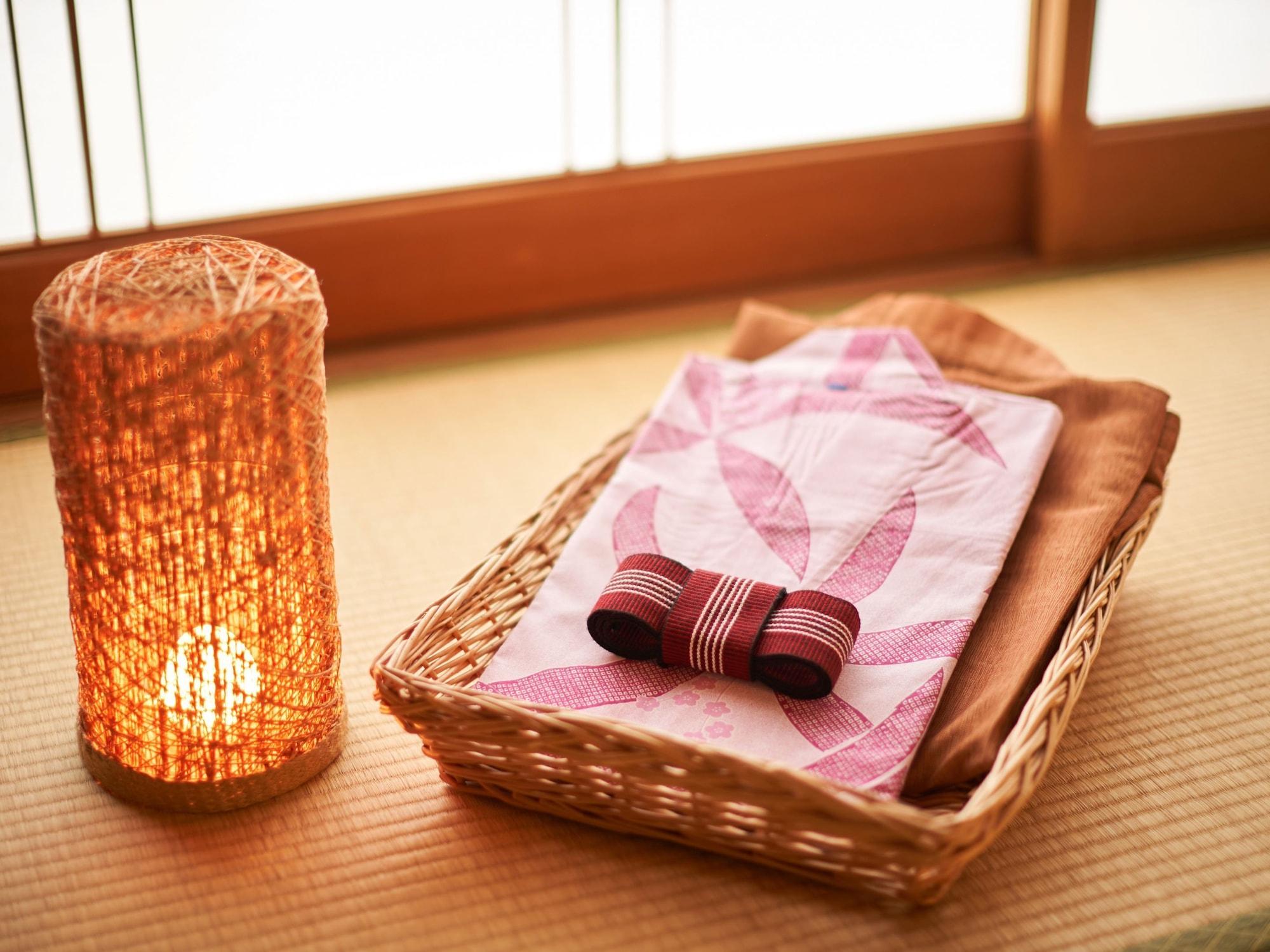 Hotel Ooedo Onsen Monogatari Enakyo Esterno foto