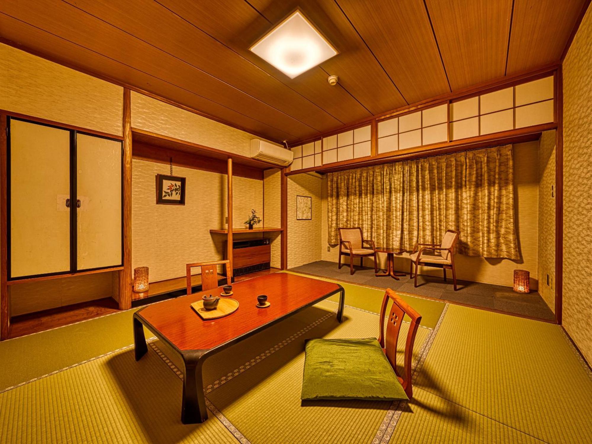 Hotel Ooedo Onsen Monogatari Enakyo Esterno foto