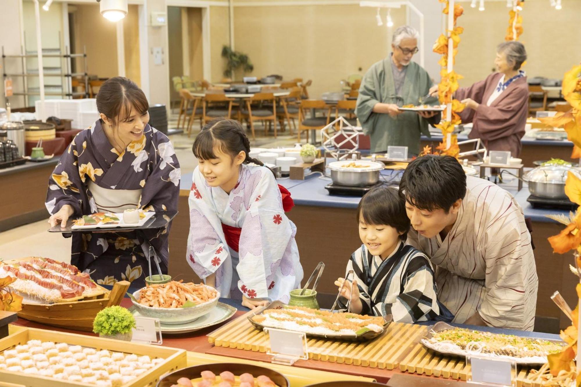 Hotel Ooedo Onsen Monogatari Enakyo Esterno foto